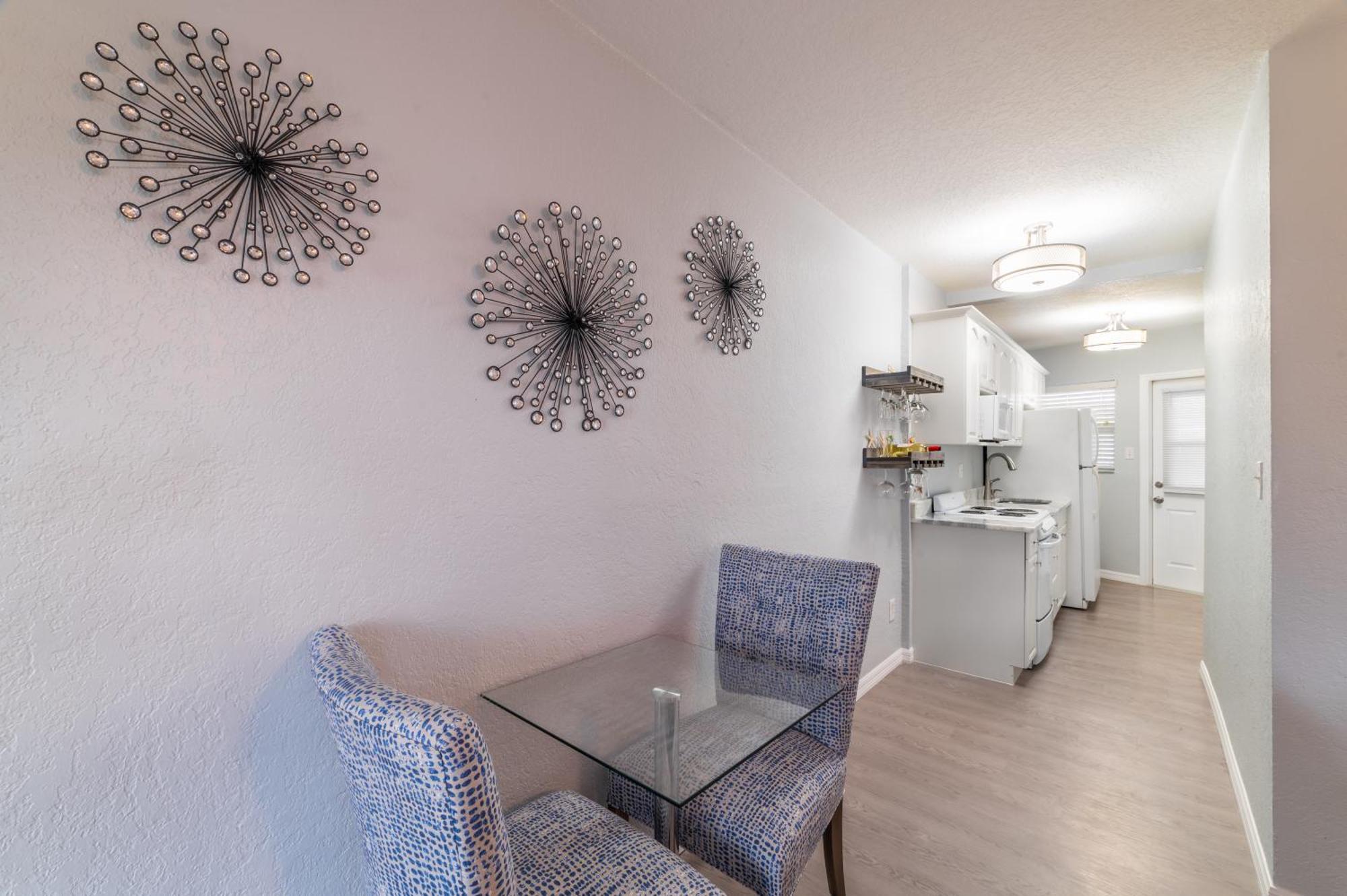 102-Tiny Treasure-Waterfront With Heated Pool Apartment Сейнт Пийт Бийч Екстериор снимка