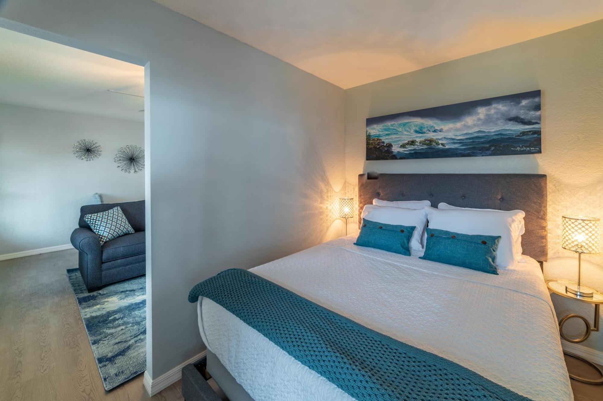 102-Tiny Treasure-Waterfront With Heated Pool Apartment Сейнт Пийт Бийч Екстериор снимка
